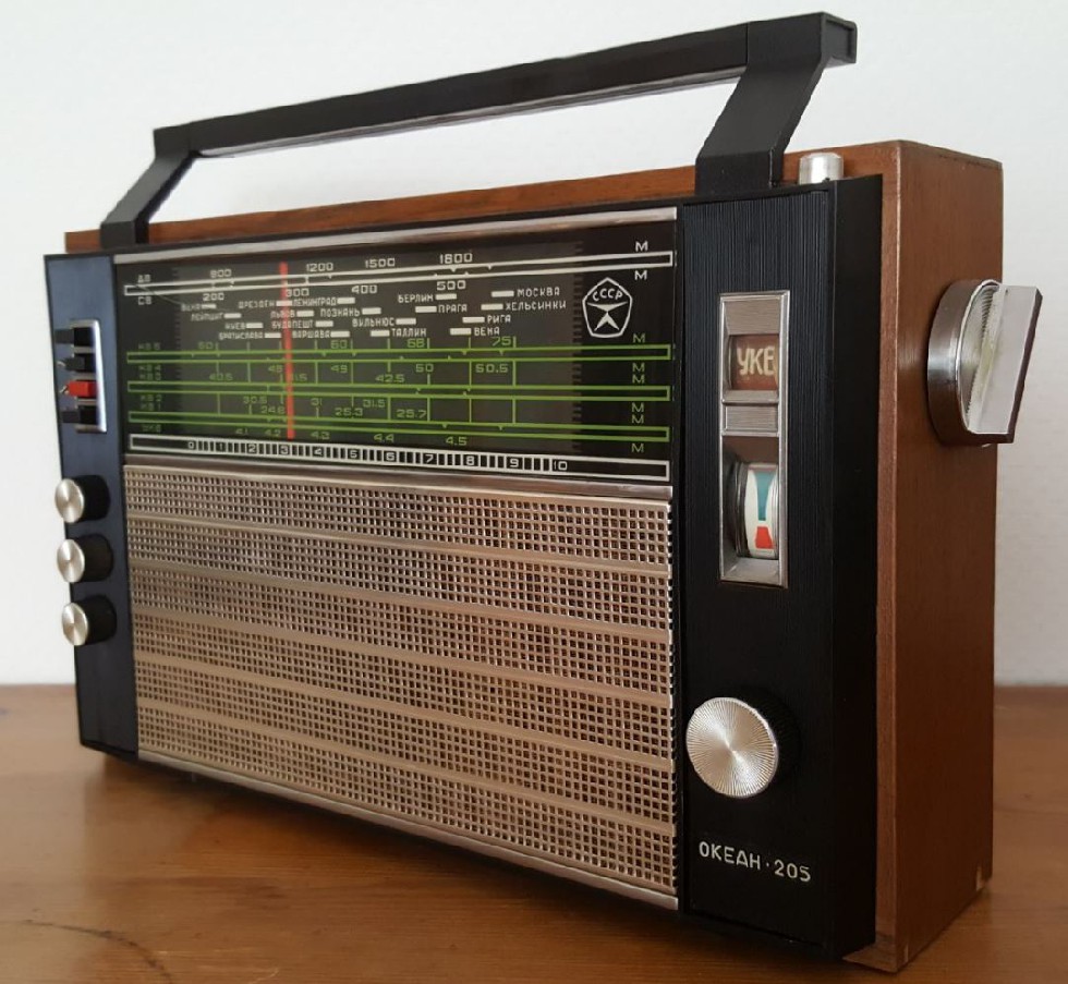 Okeah 205 Russische transistor radio + 1975