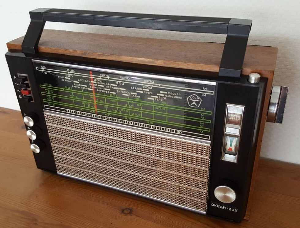 Okeah 205 Russische transistor radio + 1975